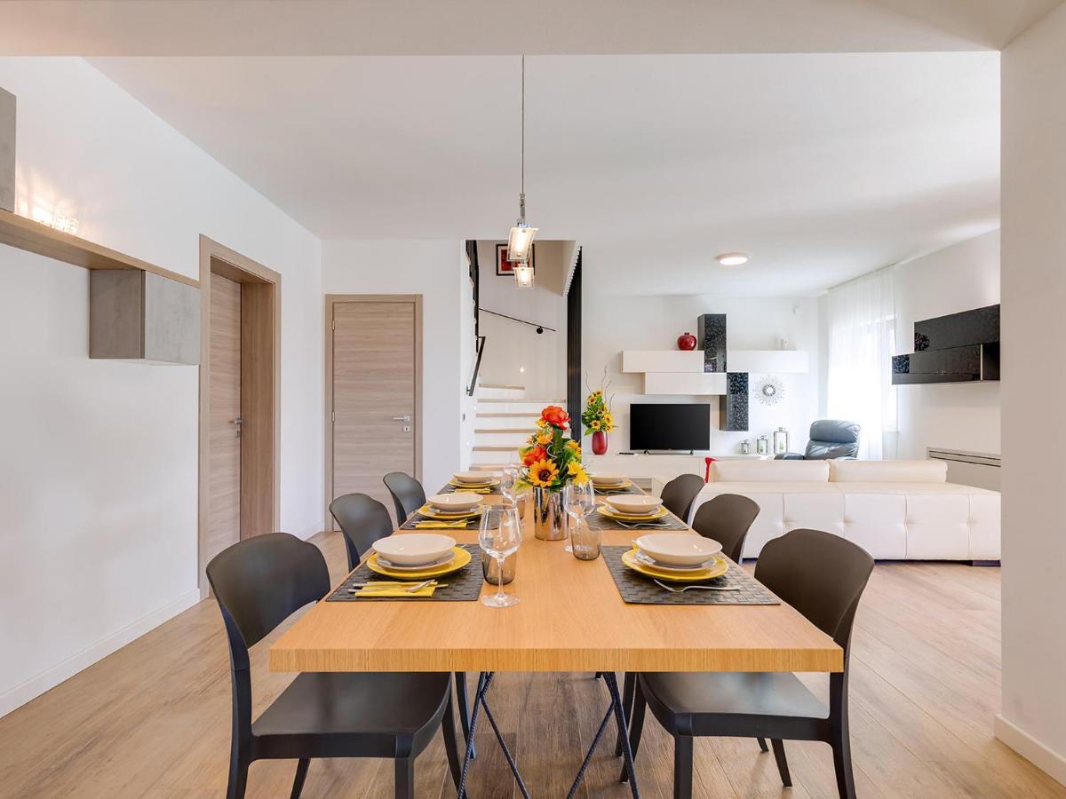Villa Flora Vabriga Tar-Vabriga Bagian luar foto