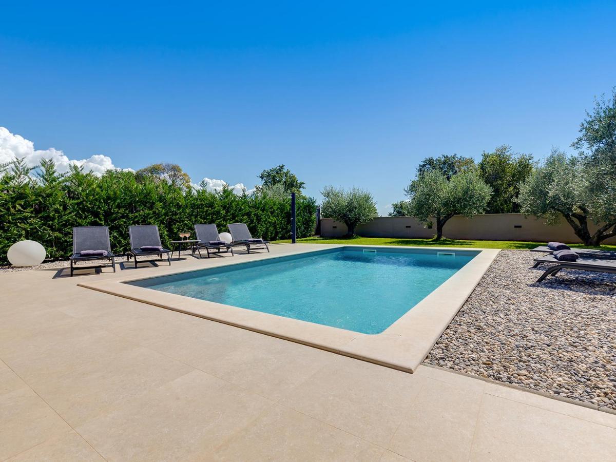 Villa Flora Vabriga Tar-Vabriga Bagian luar foto