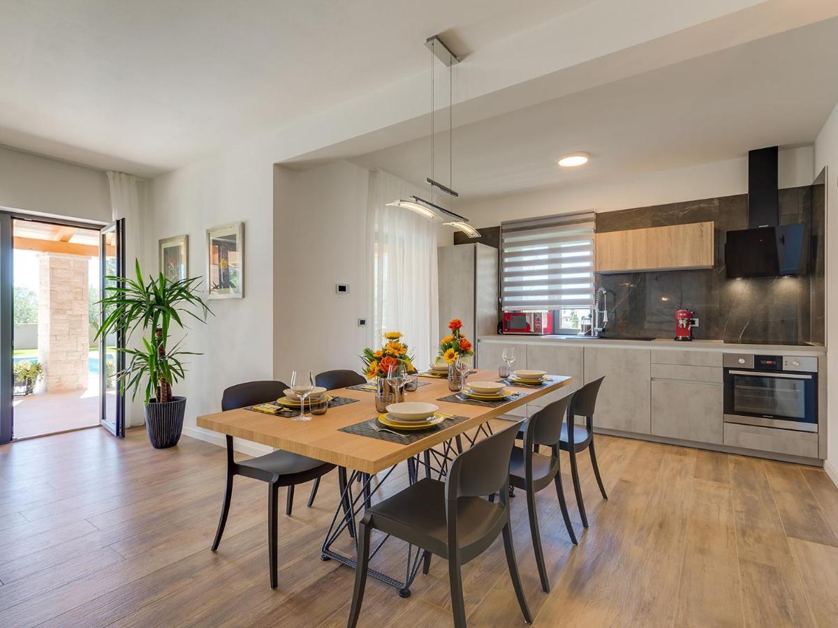 Villa Flora Vabriga Tar-Vabriga Bagian luar foto