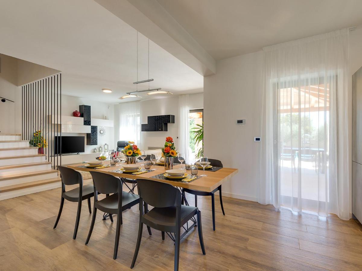 Villa Flora Vabriga Tar-Vabriga Bagian luar foto