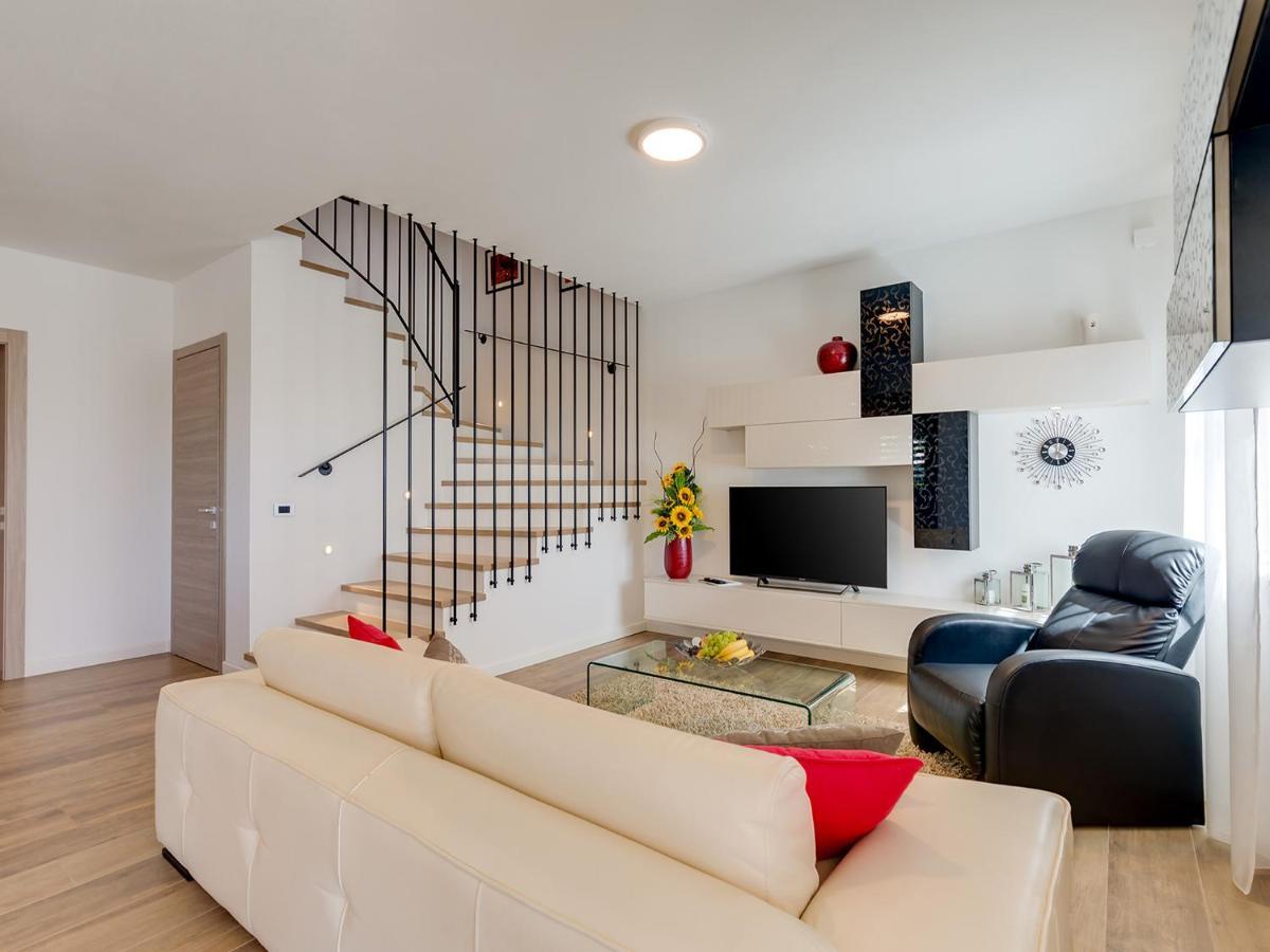 Villa Flora Vabriga Tar-Vabriga Bagian luar foto